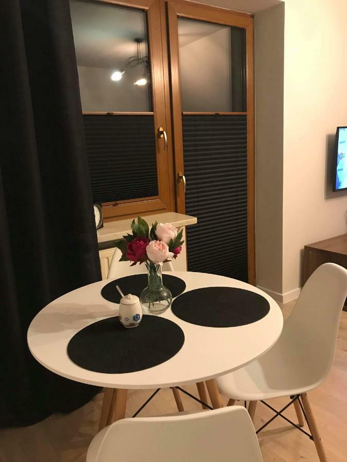 Black Rose Apartament Targi 3 Km, F-Ry Vat 키엘체 외부 사진